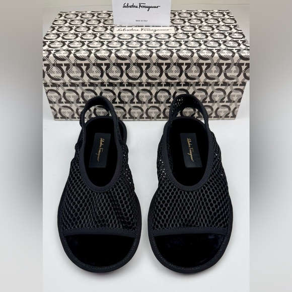 Salvatore Ferragamo Black Woven Slingback Sandal. Size 8.5 New in Box - Picture 3 of 13